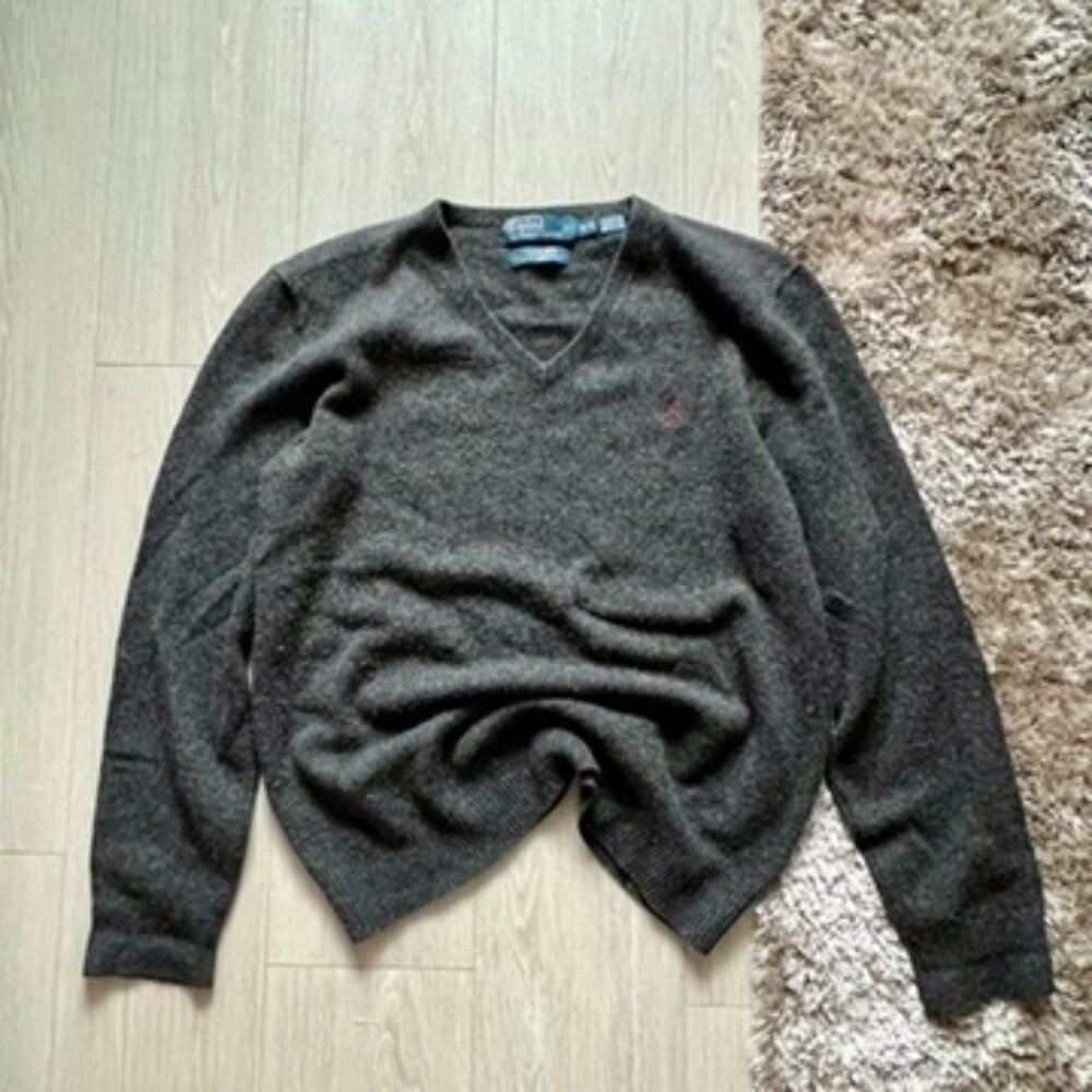 polo ralph lauren 100 lambs wool sweater Medium V Neck Grey
